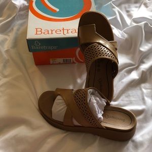 NEW Baretraps Riya Auburn tan sandals Size 6
